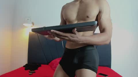 michael_cum23 online show from 05-14-26, 08:37