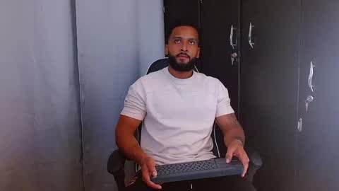 Snapshot of michael_maximo chatting on 02-08-26, 03:21 maximo online show from 02-08-26, 03:21