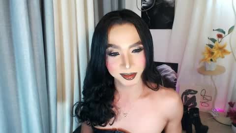 Snapshot of michaelagoddess chatting on 05-27-26, 04:37 michaelagoddess online show from 05-27-26, 04:37