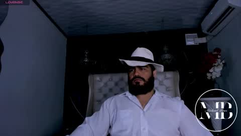 Snapshot of michaelbear_ chatting on 02-07-26, 12:09 Michael online show from 02-07-26, 12:09