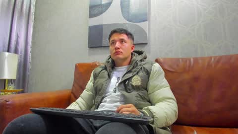 MichaelConnor  online show from 01-04-25, 12:27