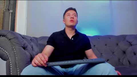 MichaelConnor  online show from 02-11-25, 12:16