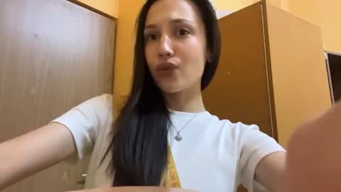 Snapshot of michaeleanidi chatting on 06-12-26, 08:19 Milana online show from 06-12-26, 08:19