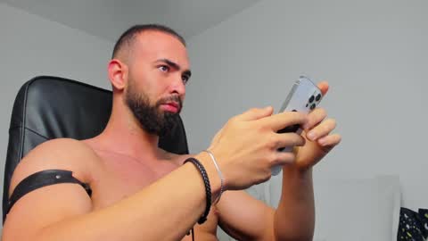 Snapshot of michaelevansx chatting on 12-16-24, 09:41 MichaelEvansx online show from 12-16-24, 09:41