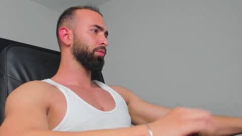 Snapshot of michaelevansx chatting on 12-29-24, 12:20 MichaelEvansx online show from 12-29-24, 12:20