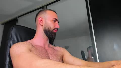 Snapshot of michaelevansx chatting on 03-08-25, 02:12 MichaelEvansx online show from 03-08-25, 02:12