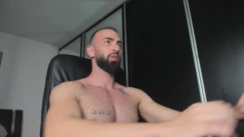 Snapshot of michaelevansx chatting on 10-20-25, 07:47 MichaelEvansx online show from 10-20-25, 07:47