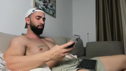 Snapshot of michaelevansx chatting on 12-05-25, 08:38 MichaelEvansx online show from 12-05-25, 08:38