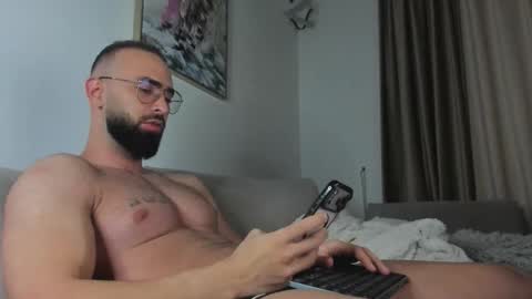 MichaelEvansx online show from 01-06-26, 10:45