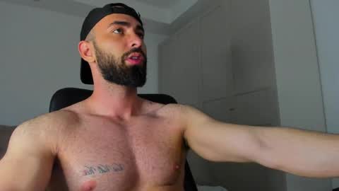 Snapshot of michaelevansx chatting on 05-04-26, 10:17 MichaelEvansx online show from 05-04-26, 10:17