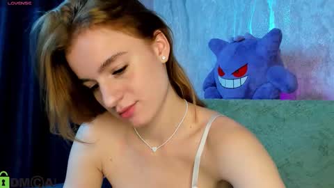 Snapshot of miche1e_ross chatting on 12-19-25, 01:45 Stacey online show from 12-19-25, 01:45