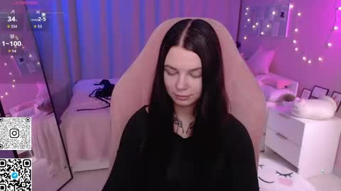 Snapshot of michela_fruet chatting on 05-10-26, 01:11 Kate online show from 05-10-26, 01:11