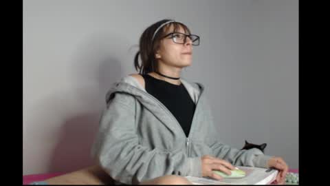 Snapshot of michell_bunny13 chatting on 05-08-26, 03:34 Michell online show from 05-08-26, 03:34