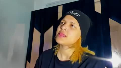 michell_rs online show from 09-20-25, 04:46