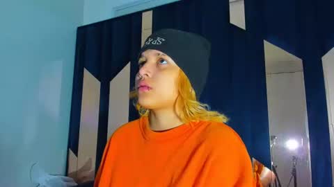 michell_rs online show from 10-06-25, 04:54