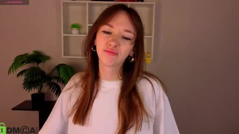 Michelle online show from 04-22-26, 01:08