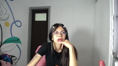 Snapshot of michelle_low373138 chatting on 03-09-25, 11:25 Michelle low online show from 03-09-25, 11:25