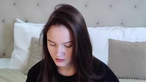 Michelle online show from 11-04-25, 01:43