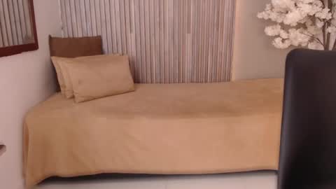 Michelle online show from 10-09-25, 01:20