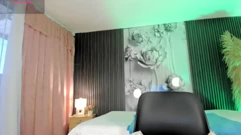 Snapshot of michellepreston_ chatting on 04-27-26, 12:03 michellepreston_ online show from 04-27-26, 12:03