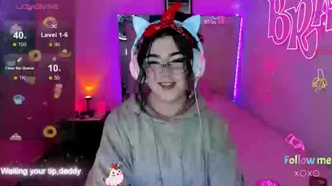 Snapshot of michellevanss22 chatting on 03-20-26, 04:39 online show from 03-20-26, 04:39