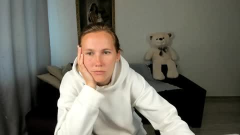 Snapshot of michellewoitsik chatting on 05-30-26, 03:58 Michelle online show from 05-30-26, 03:58