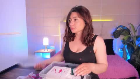 Snapshot of michonne_09 chatting on 11-15-25, 09:21 michonne_09 online show from 11-15-25, 09:21