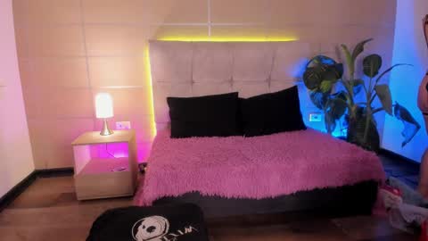 Snapshot of michonne_09 chatting on 11-19-25, 08:20 michonne_09 online show from 11-19-25, 08:20