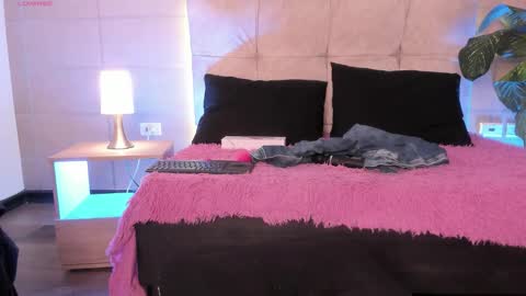 Snapshot of michonne_09 chatting on 11-23-25, 10:26 michonne_09 online show from 11-23-25, 10:26