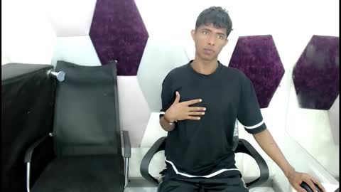 Snapshot of mick_storm chatting on 11-18-25, 06:56 Mick storm online show from 11-18-25, 06:56