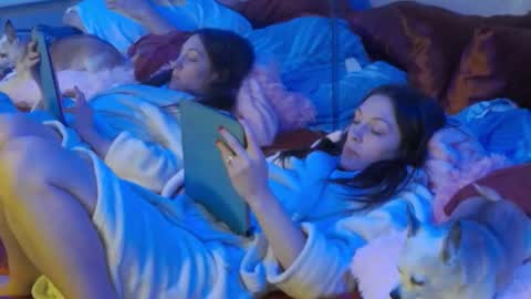 Snapshot of mickeyshyne69 chatting on 02-16-25, 01:47 Mickey online show from 02-16-25, 01:47