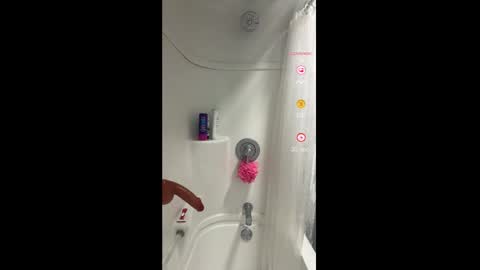 Snapshot of mickeyshyne69 chatting on 02-23-25, 04:24 Mickey online show from 02-23-25, 04:24