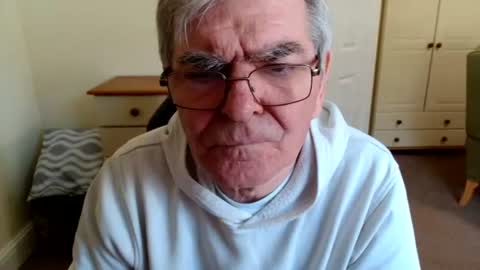 Snapshot of mickie0454 chatting on 07-04-26, 11:05 mickie0454 online show from 07-04-26, 11:05