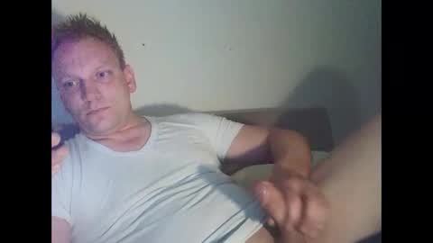 Snapshot of mickkxl chatting on 02-09-26, 12:09 mickkxl online show from 02-09-26, 12:09