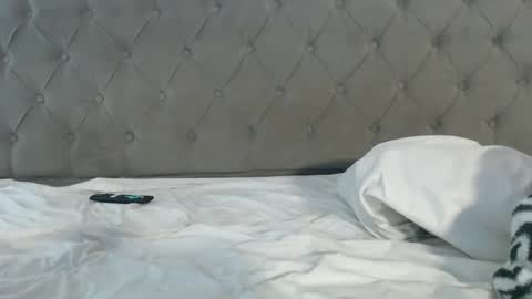 Snapshot of mickystrumia chatting on 02-15-26, 07:21 mickystrumia online show from 02-15-26, 07:21