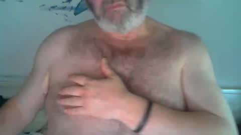 Snapshot of midhir chatting on 05-13-26, 03:42 kike online show from 05-13-26, 03:42