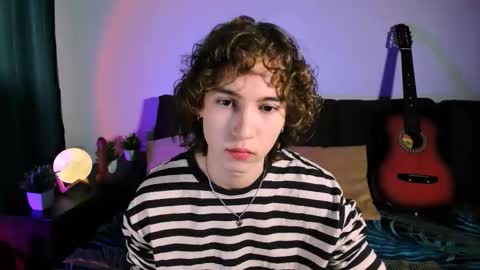 Snapshot of midnight_answer chatting on 10-30-25, 02:07 Max online show from 10-30-25, 02:07