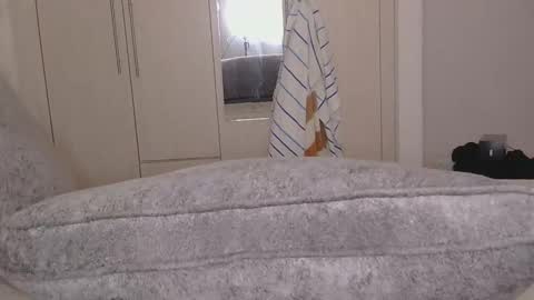 Kelly online show from 04-01-26, 01:52