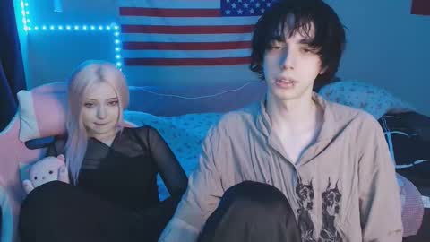 Snapshot of midnight_memories chatting on 02-05-26, 07:29 Kai and Angel online show from 02-05-26, 07:29