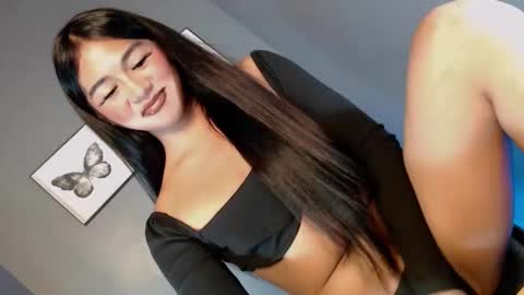 Snapshot of midnightdesire28 chatting on 05-06-26, 01:27 Call me Yhana online show from 05-06-26, 01:27