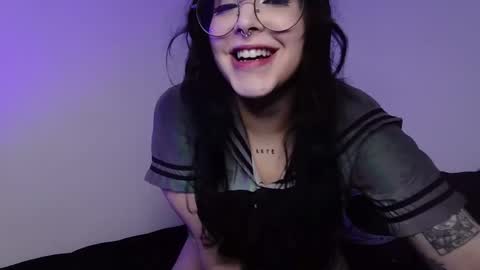 Snapshot of midnightkitten_ chatting on 10-02-25, 10:28 Nana online show from 10-02-25, 10:28