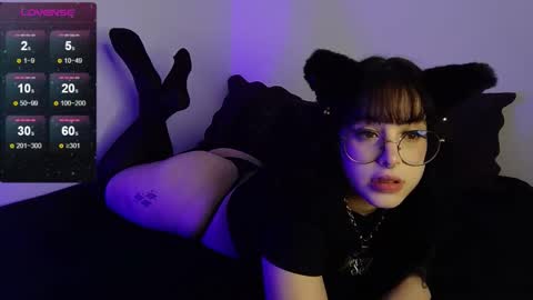 Snapshot of midnightkitten_ chatting on 10-15-25, 10:43 Nana online show from 10-15-25, 10:43