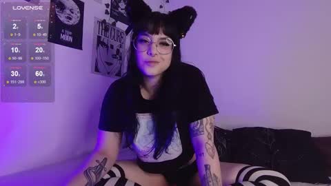 Snapshot of midnightkitten_ chatting on 11-27-25, 10:34 Nana online show from 11-27-25, 10:34