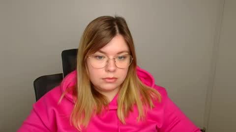 Mariana online show from 10-19-25, 05:19