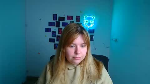 Mariana online show from 04-17-26, 05:32