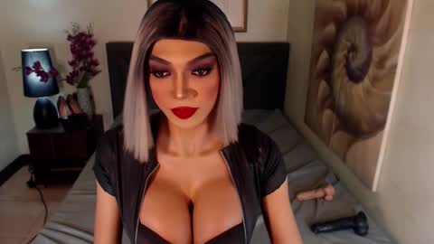 Snapshot of midnightscentxx chatting on 01-06-25, 06:58 KATE online show from 01-06-25, 06:58