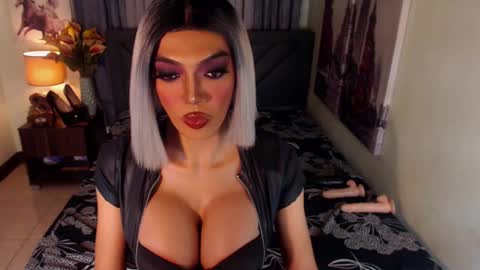 Snapshot of midnightscentxx chatting on 01-22-25, 05:16 KATE online show from 01-22-25, 05:16