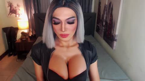 Snapshot of midnightscentxx chatting on 03-08-25, 07:27 KATE online show from 03-08-25, 07:27