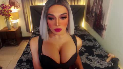 Snapshot of midnightscentxx chatting on 09-12-25, 07:41 KATE online show from 09-12-25, 07:41