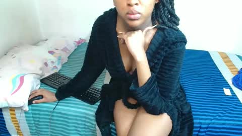 Snapshot of midnightsinx chatting on 11-02-25, 04:15 midnightsinx online show from 11-02-25, 04:15